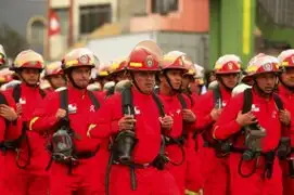 VIDEO: tras incendio humillan a bomberos obligándolos a desnudarse