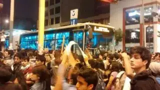 Régimen laboral juvenil: manifestantes bloquean estación Colmena del Metropolitano