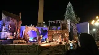 Vaticano inaugura impresionante nacimiento y árbol de Navidad