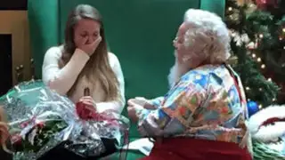 YouTube: Papá Noel hace la propuesta de matrimonio con más espíritu navideño
