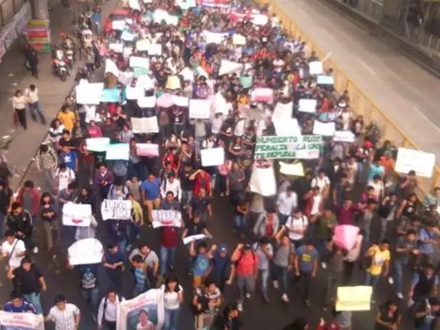 FOTOS: Estudiantes de la UNI se movilizan pidiendo justicia para estudiante atropellado