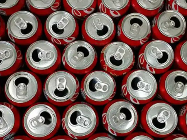 FOTOS: ¿qué le pasa a alguien que toma 10 latas de Coca Cola diarias por un mes?