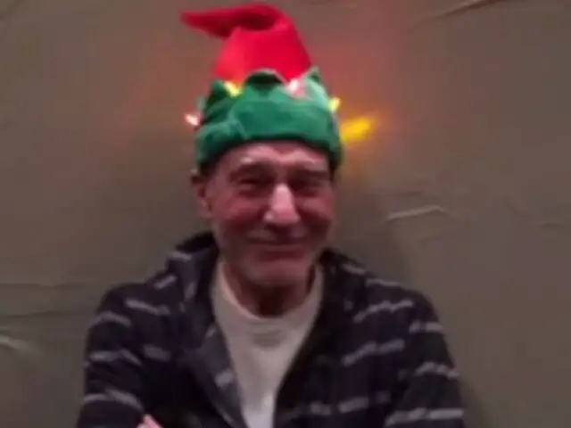 YouTube: así el ‘Profesor X’ y su gorro bailarín lograron el viral absoluto de Navidad