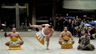 Japón: sumos se lucen en ritual de Año Nuevo en Tokio