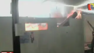Incendian local comunal durante elecciones de dirigentes en Huaycán
