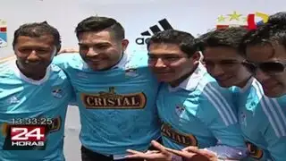 Erick Elera y los Hermanos Yaipén se lucen con camiseta del Sporting Cristal