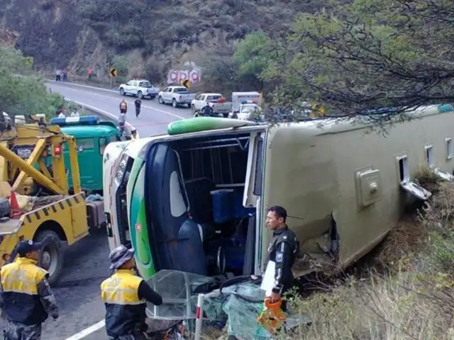 Huancavelica: despiste y volcadura de bus interprovincial deja 30 heridos
