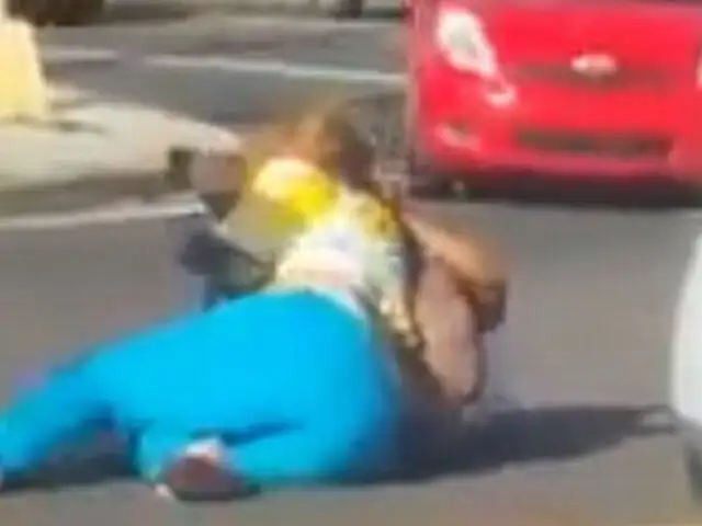 Facebook: Mujeres peleando en la calle se vuelven uno de los primeros virales del 2015