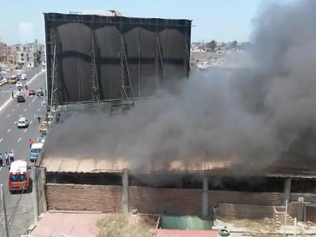 Trujillo: incendio en tienda de cerámicas en la avenida Mansiche