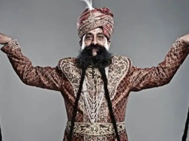 Ram Singh, el hombre de 59 años que tiene el bigote más largo del mundo