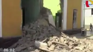 Caída de pared deja 11 personas atrapadas en Chiclayo