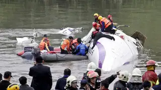 Se incrementó a 23 el número de fallecidos tras accidente aéreo en Taiwán