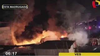 Incendio de grandes proporciones destruyó almacén en Villa el Salvador