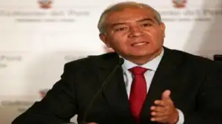 Critican a ex ministro Wilfredo Pedraza por avalar ilegal salida del país de una niña
