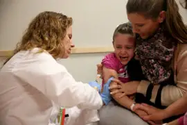 Crece el miedo a las vacunas pese al brote de sarampión en Estados Unidos