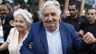 Uruguay: José Mujica dijo adiós al gobierno en una emotiva ceremonia