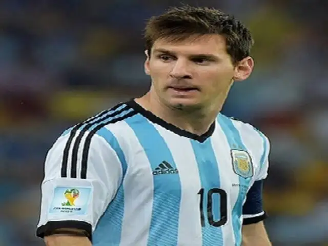 Lionel Messi presenta la nueva camiseta de Argentina para la Copa América 2015