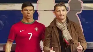 Cristiano Ronaldo envía a su peluquero a peinar su estatua de cera