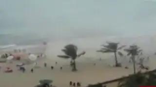 Brasil: tromba marina sorprendió a bañistas en playa de Recife