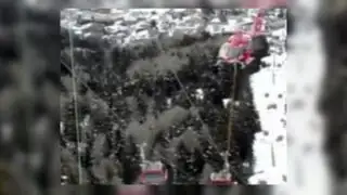 Italia: rescatan a 200 esquiadores atrapados en teleférico