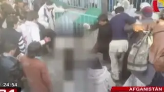 Afganistán: captan brutal asesinato de mujer que incineró ejemplares del Corán