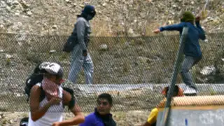 México: estudiantes de Ayotzinapa chocaron con policías en Guerrero