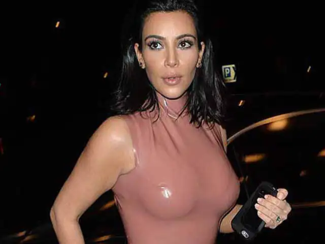 FOTOS: vestido muy entallado le jugó una mala pasada a Kim Kardashian
