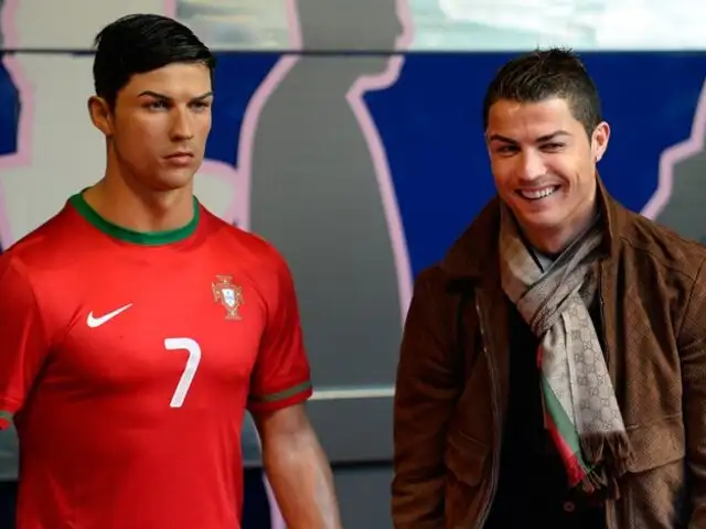 Cristiano Ronaldo envía a su estilista a peinar su estatua de cera todos los meses