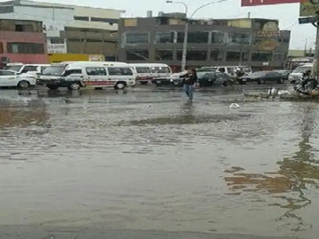 Aniego afecta al menos diez viviendas en el Cercado de Lima