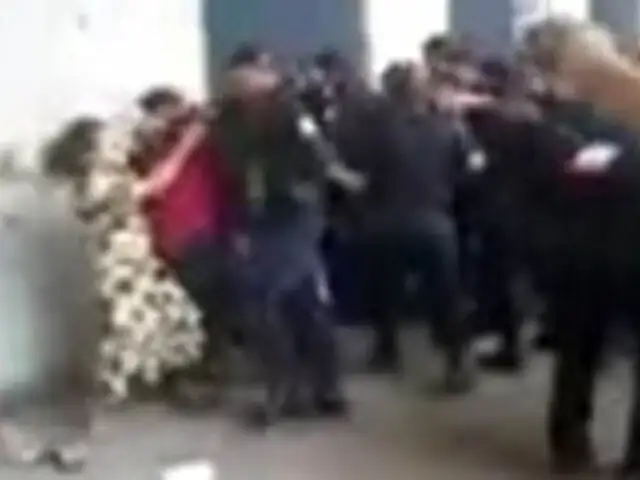 VIDEO: policías golpean a mujeres indígenas en México