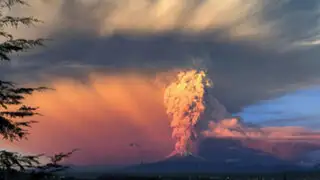 Chile: registran impactantes imágenes de la erupción del volcán Calbuco