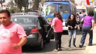 Peatones imprudentes: ciudadanos no respetan señales de tránsito en Lima