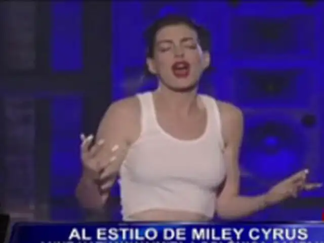 Actriz Anne Hathaway realiza una curiosa imitación de la polémica Miley Cyrus