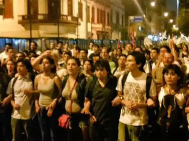 Cientos marcharon por el Centro de Lima contra gestión de Castañeda