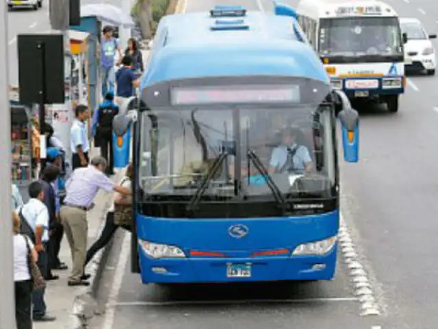 Buses azules retornaron a la avenida  Javier Prado en periodo de prueba
