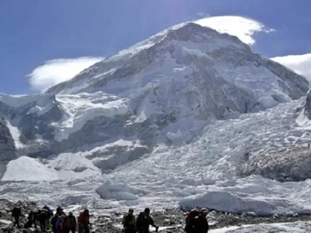 Avalancha en el Everest tras terremoto en Nepal deja más de diez personas muertas
