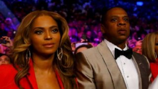 Beyoncé deslumbra con atrevido escote en la ‘Pelea del Siglo’