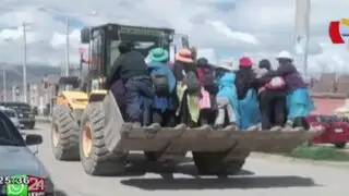 WhatsApp: pobladores viajan en cargador frontal en Huancayo