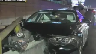 Abogado choca moderno auto en San Luis: testigos señalan que habría estado ebrio