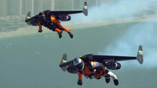 Increíbles imágenes de los “Hombres Jet” sobrevolando el cielo de Dubái