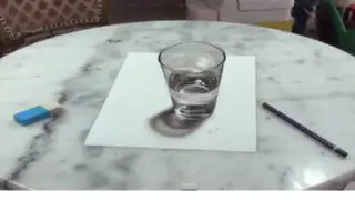 VIDEO : ¿Realidad o ilusión óptica? Este vaso de agua te puede confundir