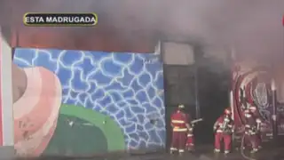 Pavoroso incendio consumió fábrica de colchones en Chorrillos