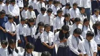 Miles de niños retornan a clases tras devastador terremoto en Nepal