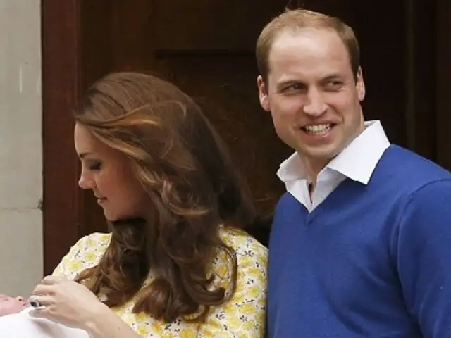 Inglaterra: duques de Cambridge revelan el nombre de su hija