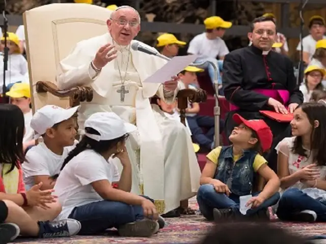 Papa Francisco fue ‘entrevistado’ por niños sobre la paz en el mundo