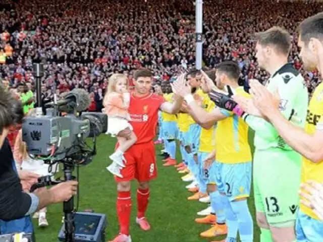 Steven Gerrard recibe emotivo homenaje en su último partido en Anfield