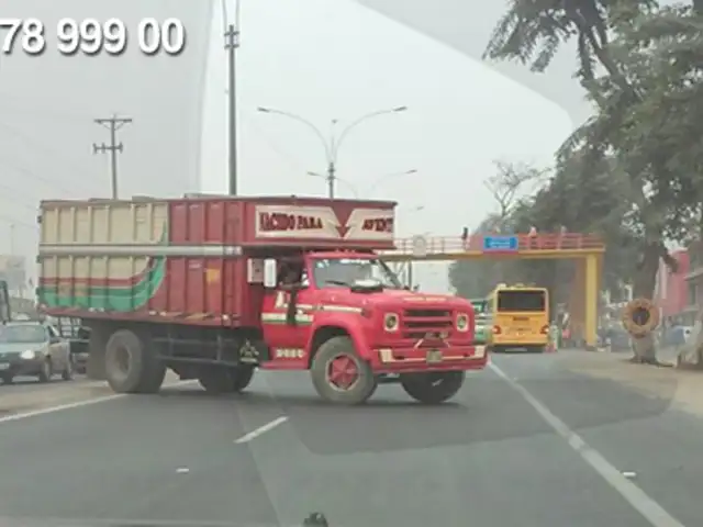WhatsApp: chofer en camión realiza temeraria maniobra en Panamericana Norte