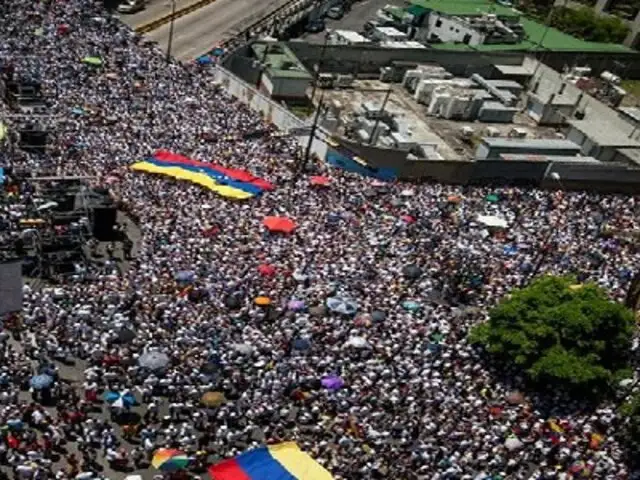 Miles de venezolanos marchan en defensa de líderes encarcelados
