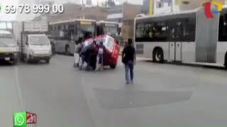 WhatsApp: choque entre bus del Metropolitano y mototaxi casi termina en tragedia