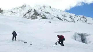 Rescatan a montañista extranjera de nevado en Huaraz